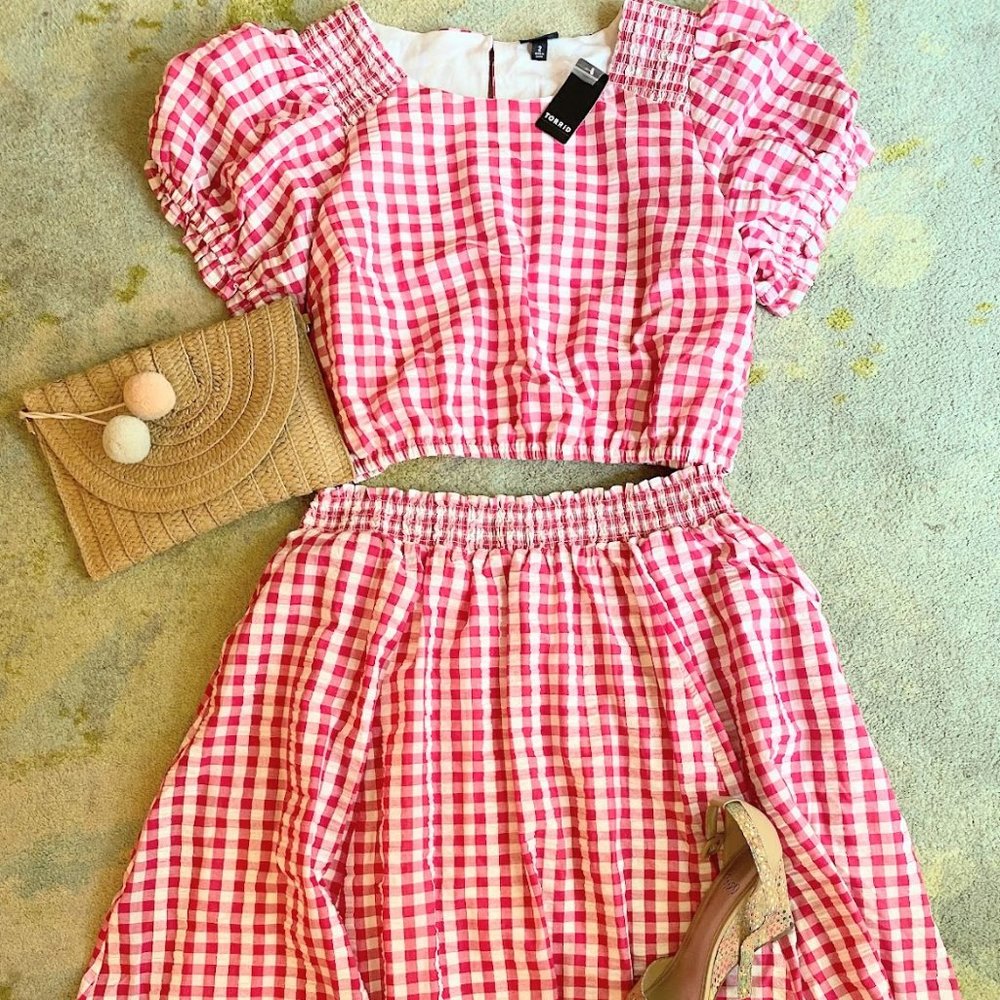 Cuteness overload- Pink Gingham Torrid skirt and cropped top set. NEW WITH TAGS.